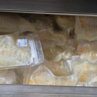 Venta leche materna de calidad congelada o fresca. Envío inmediato o en persona