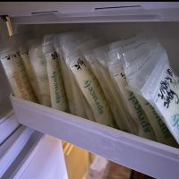 Frozen Breast Milk Available – High Quality, Carefully Stored