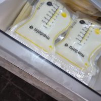 Frozen Breast Milk for Sale: York, England, UK, 250+ Oz available. Willing to ship. £1 an oz
